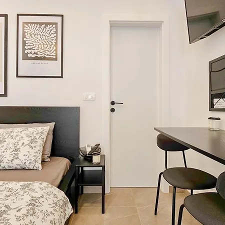 Benjamin Apartment *