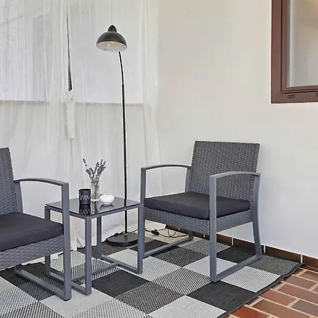 Benjamin Apartment